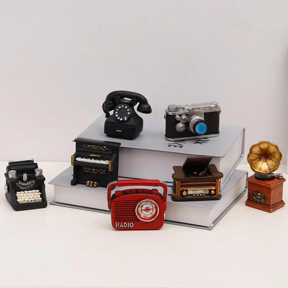 Retro Decorative Resin Miniature Figurines Mini Ornament Ornaments Display Mold Table Top sculpture Phone Camera Typewriter Home