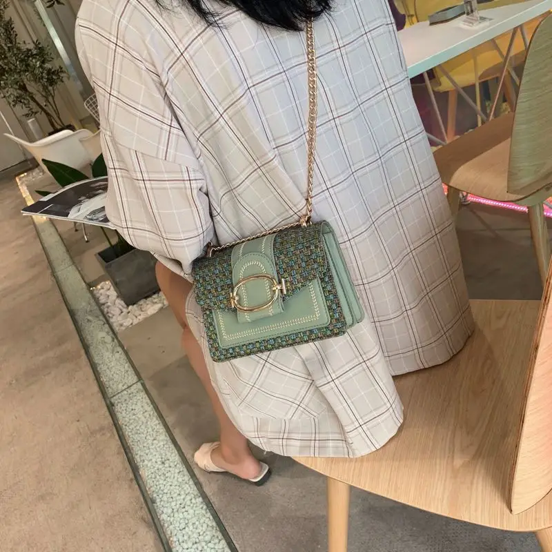Chain Crossbody Messenger Bag Wide Strap Casual Shoulder Handbag for Daily Commute Shopping Trips Dating Outings