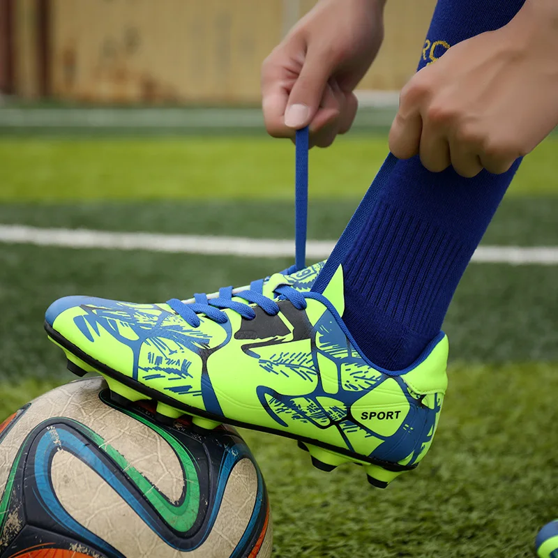 

New Ultralight Non-Slip Boys Training Shoes Drop Shipping Men Soccer Shoes Kids Cleats Grass Adult Professional Football Boots