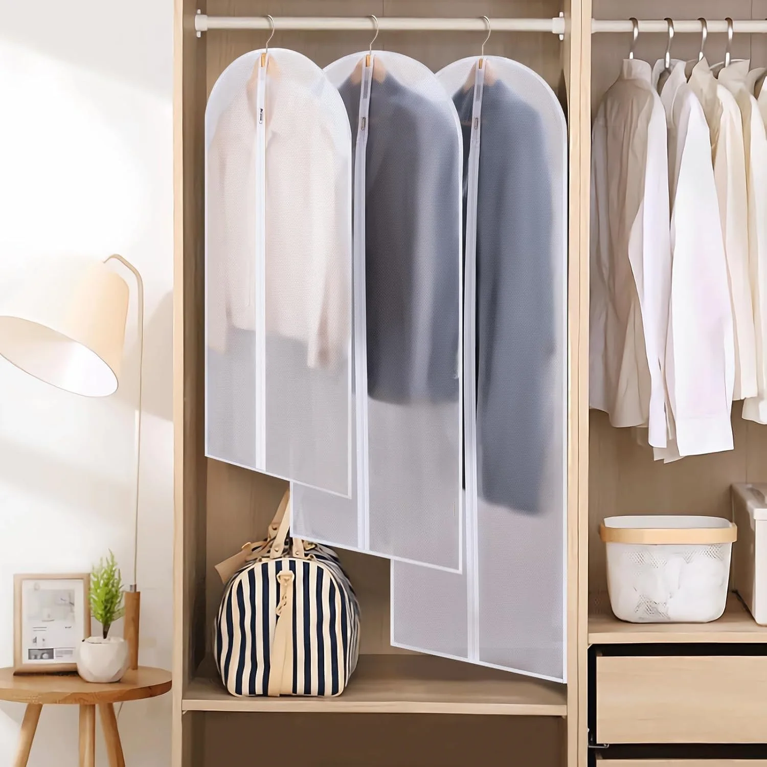 Thumbnail 2 - #7 Top Garment Bags Picks for Every Budget