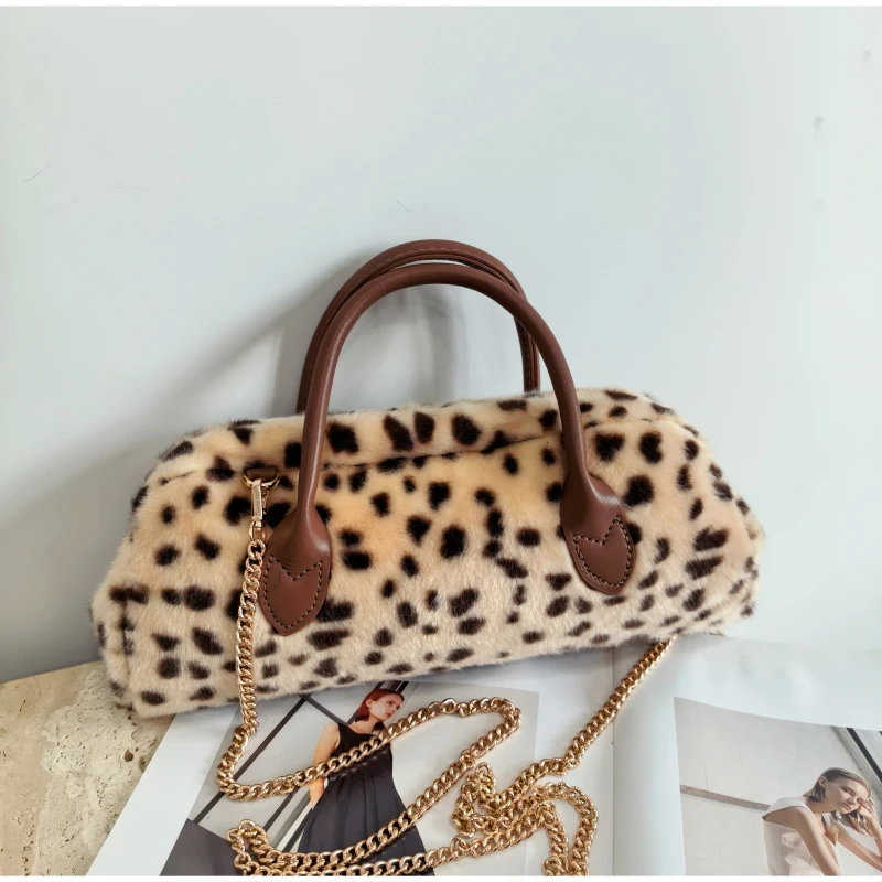 Winter Plush Crossbody Bag Fluffy Fuzzy Fur Tote Handbag Fashion Soft Warm Shoulder Bag Cute Ladies Commute Purse Clutch