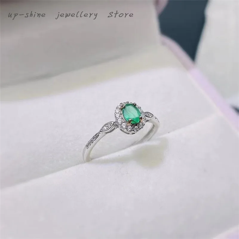 The new 925 silver inlaid natural emerald ring, finely crafted, simple and luxurious, can be customized