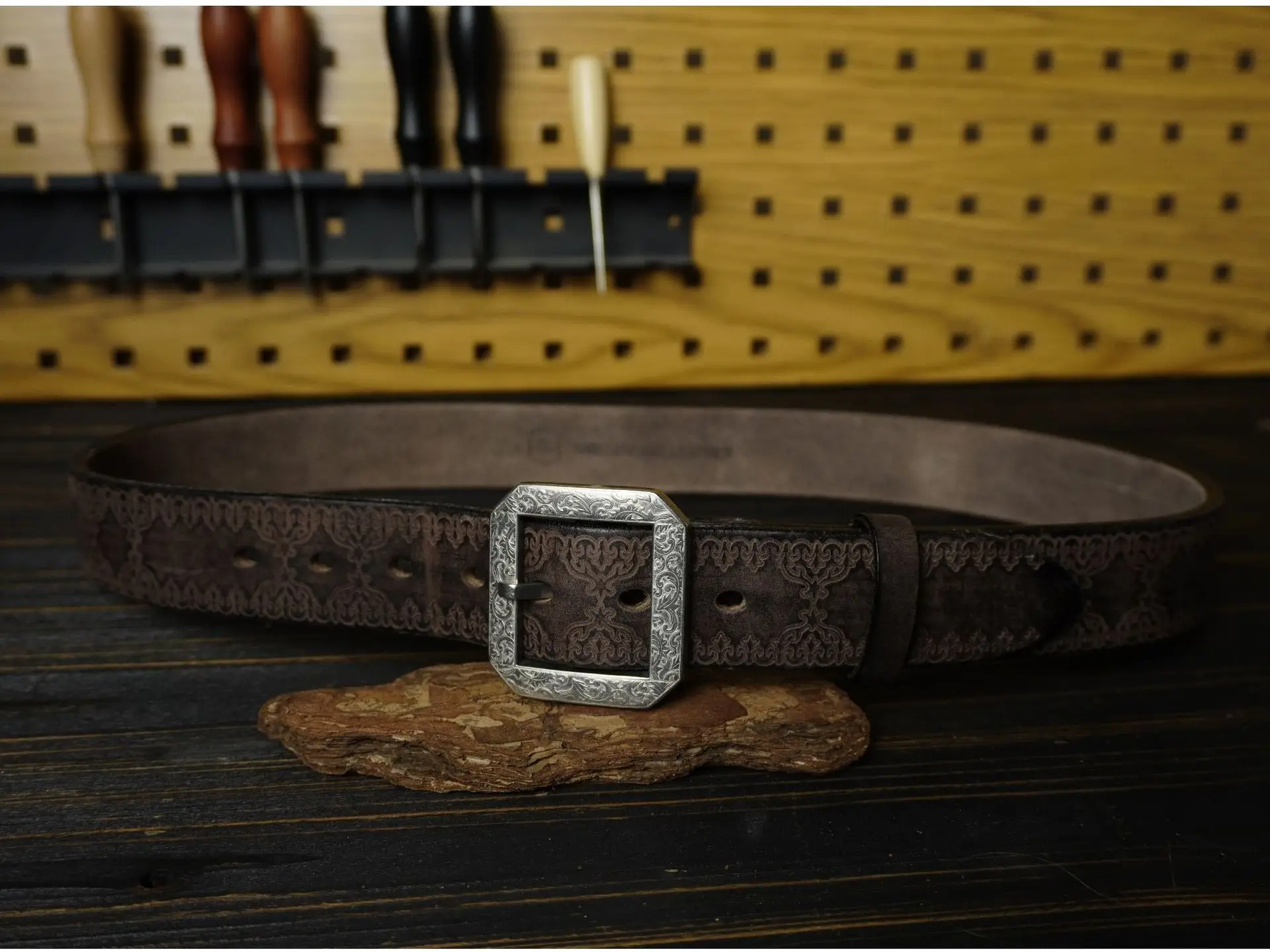 Men's Thickened 6MM Bison Leather Belt with Engraved Pattern and Stainless Steel Buckle Genuine Leather Practical Cowhide Belt