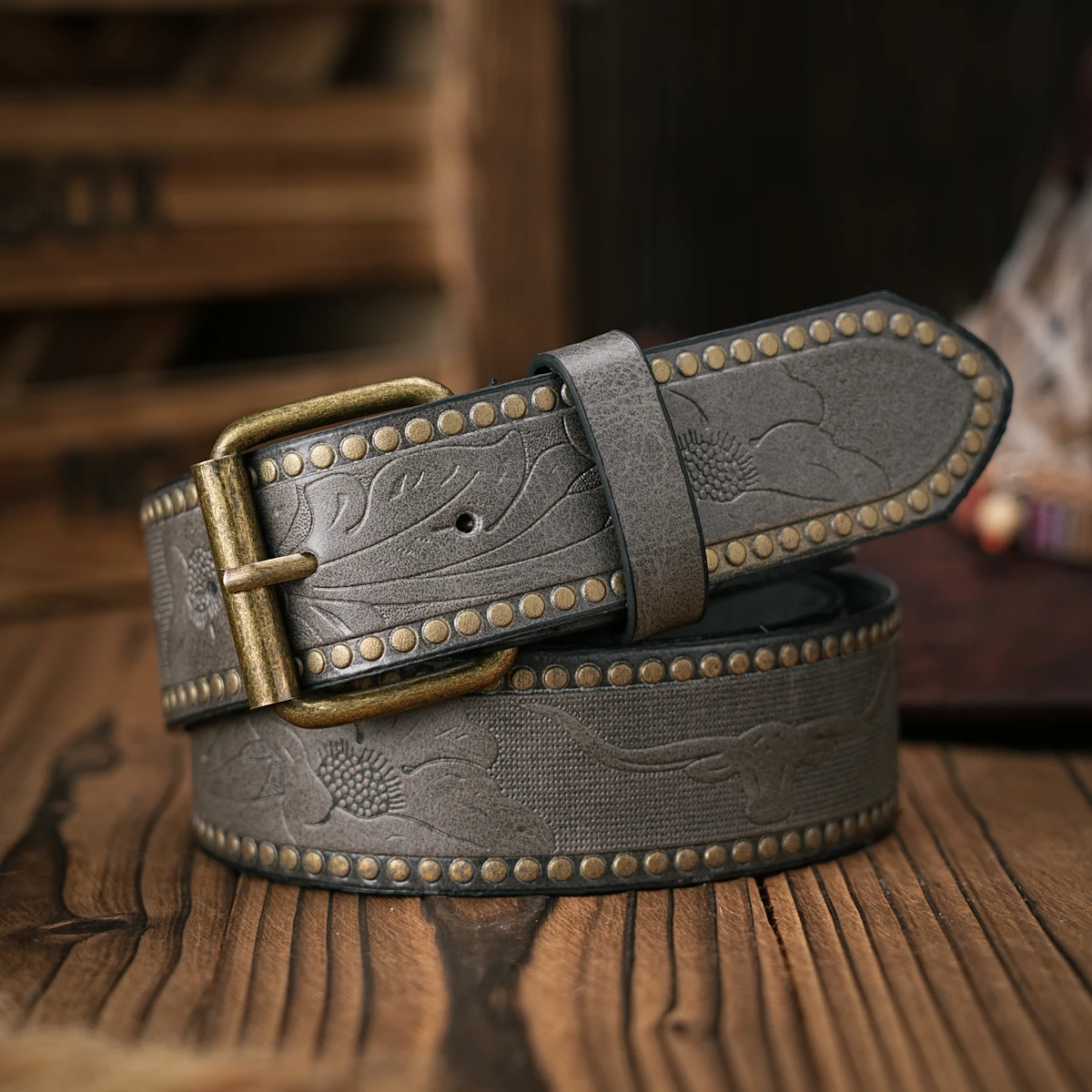 A men\'s and women\'s retro metal buckle casual style multi-color PU belt suitable for daily attendance business four seasons (sen