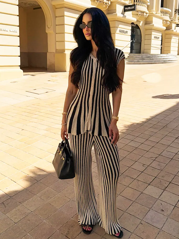 

HH Autumn High Street Stripe Spliced ​​knitted Set For Women O Neck Single-breasted Vest Top+Elastic Waist Flare Pants