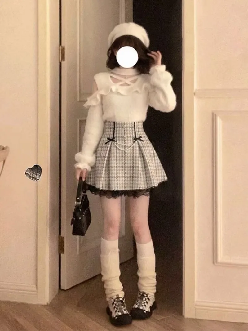 Herbst Winter Neues japanisches Mädchen-Set im japanischen Stil: Schulterfreies weißes Oberteil mit Schleife + hochtaillierter schmaler karierter Rock – Süße Streetwear-Kleidung