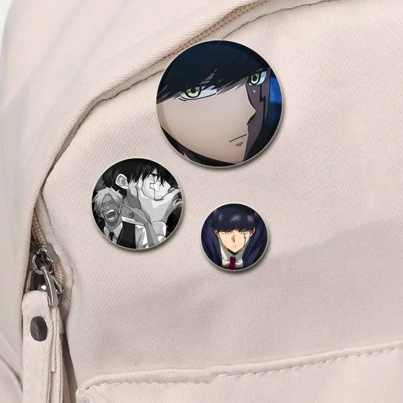 58mm Anime Mashle Magie und Muskeln einfache Knopf Pin Snap in Brosche täglich stilvolle Ornament ideales Geschenk für Geburtstag Jubiläum