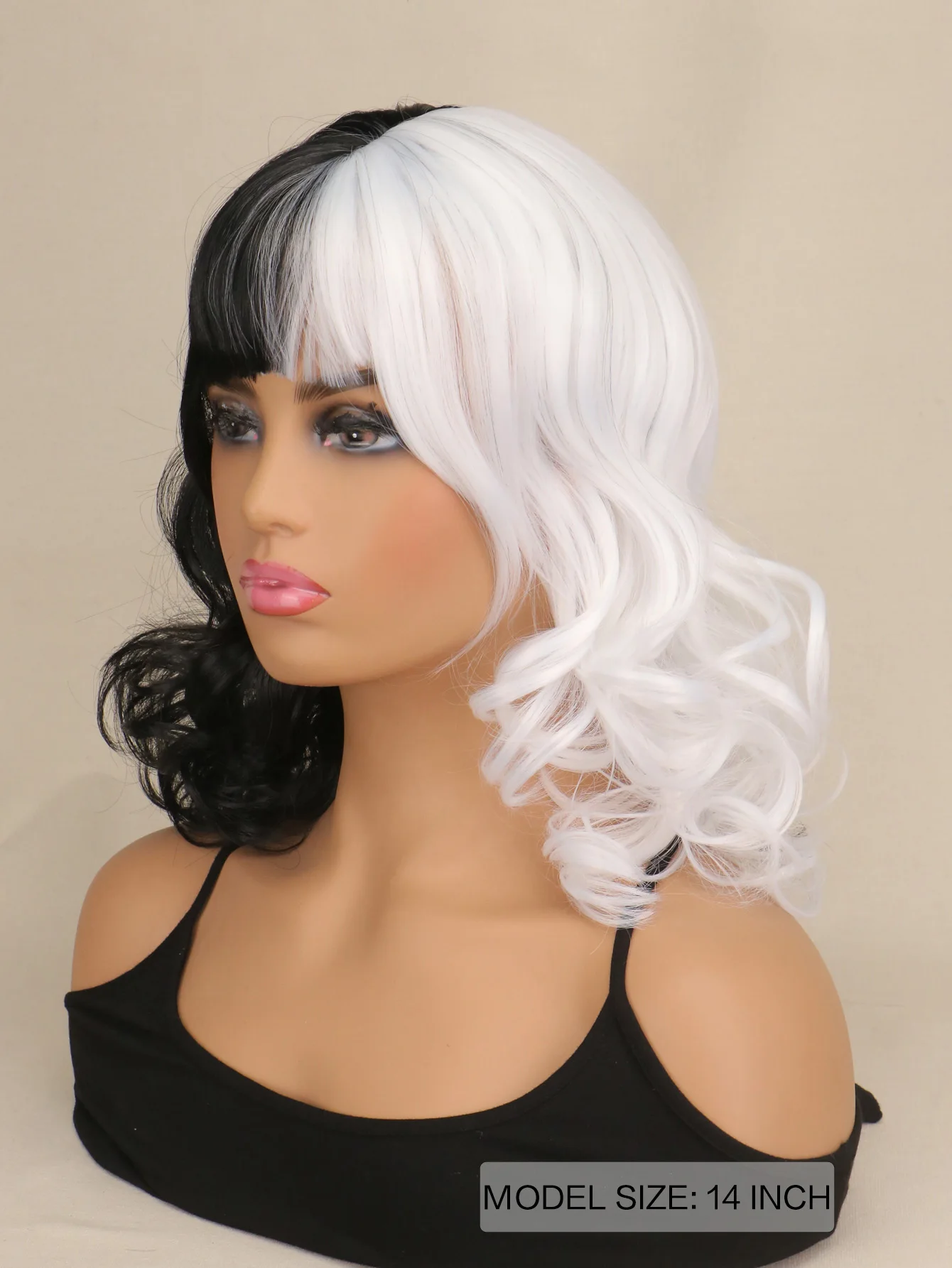 Cruella Wigs Black and White Costume Women Short Curly Wavy Hair Wig with Wig Cute Synthetic Wigs for Party Halloween