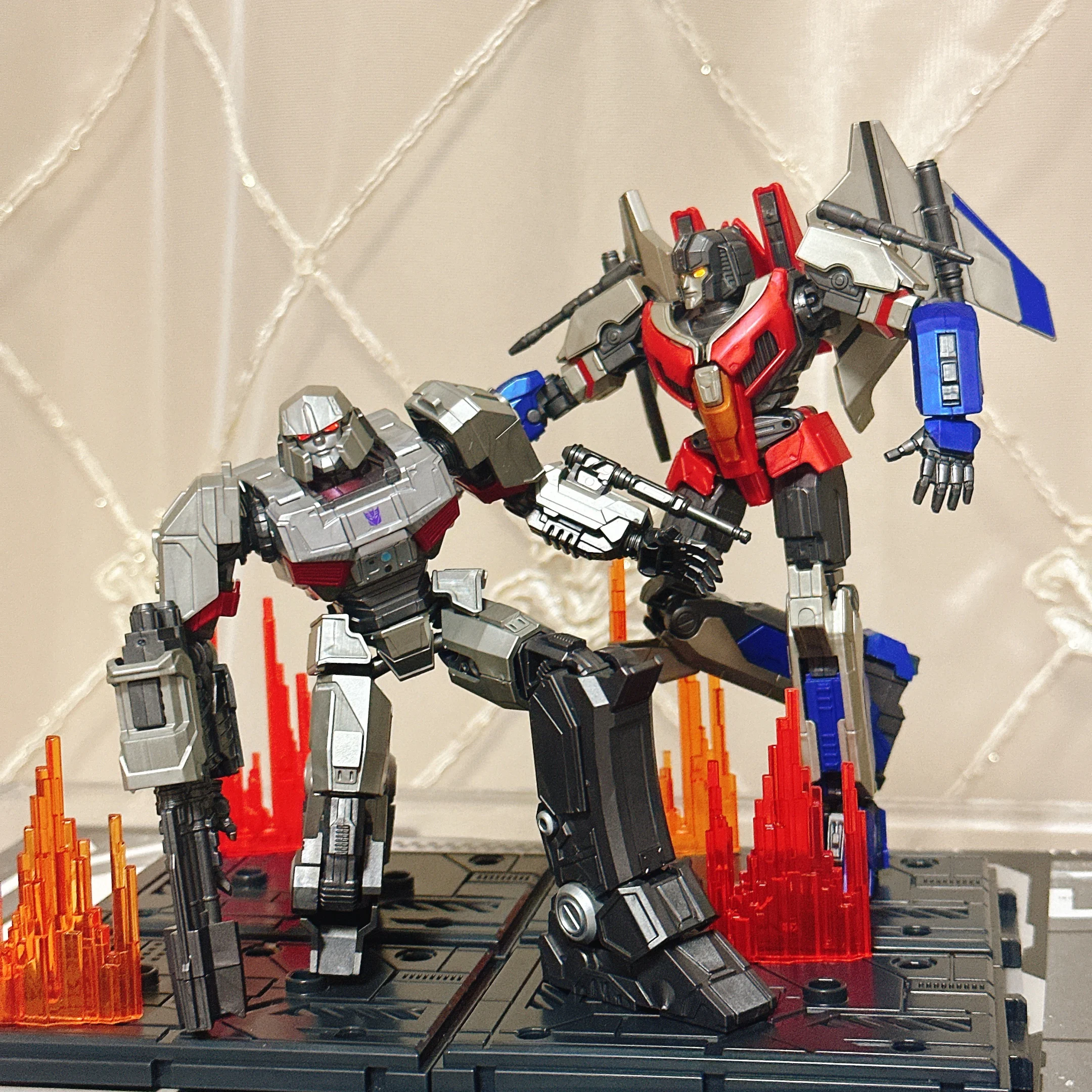 لعبة ترانسفورمرز وان كارتون أنيمي تمثال LED أوبتيموس برايم بامبليبي ستارسكريم ساوند ويف موجة الصدمة ميجاترون لعبة مجمعة