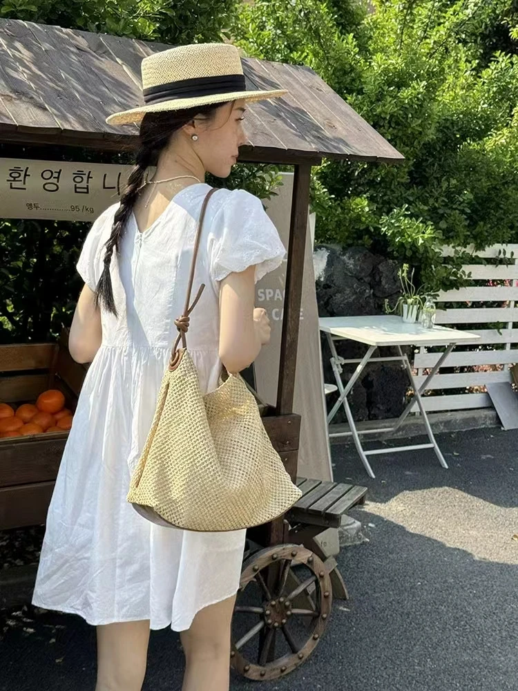 Niche French Retro Classic Woven Bag Travel Vacation Beach Bag High-end Exquisite Versatile Tote Bag Large Capacity Shoulder Bag