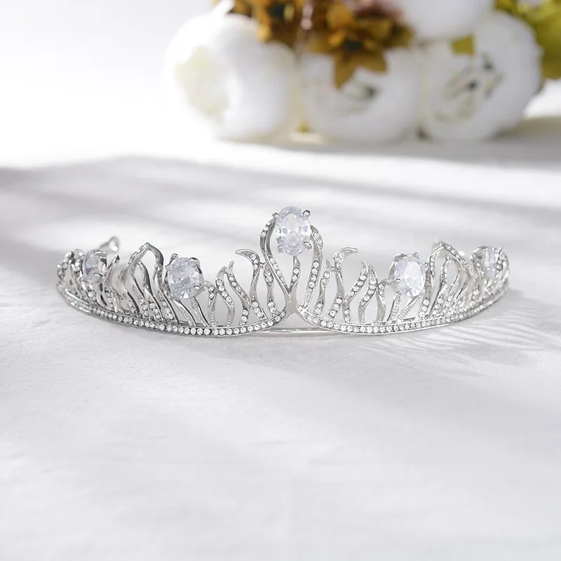Acessórios de cabelo de casamento elegantes: tiara de noiva e faixa de cabeça com decorações de zircônia