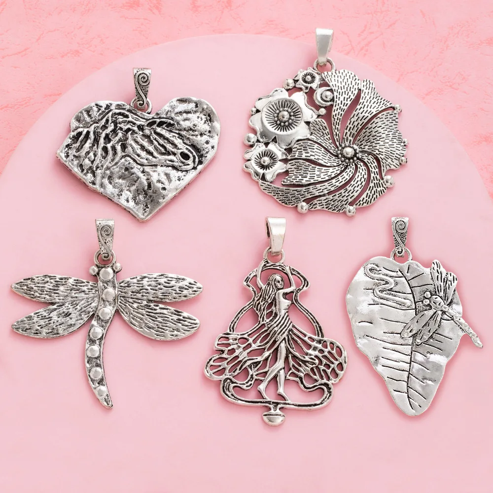 

Retro DIY accessories, alloy material jewelry, heart-shaped silver hollowed-out fashionable clothing accessories