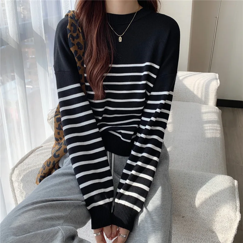 

Korean Style Striped Crew Neck Long Sleeves Knitwear Early Autumn Fashionable Women's Clothing Design Loose Slimming Bottoming S