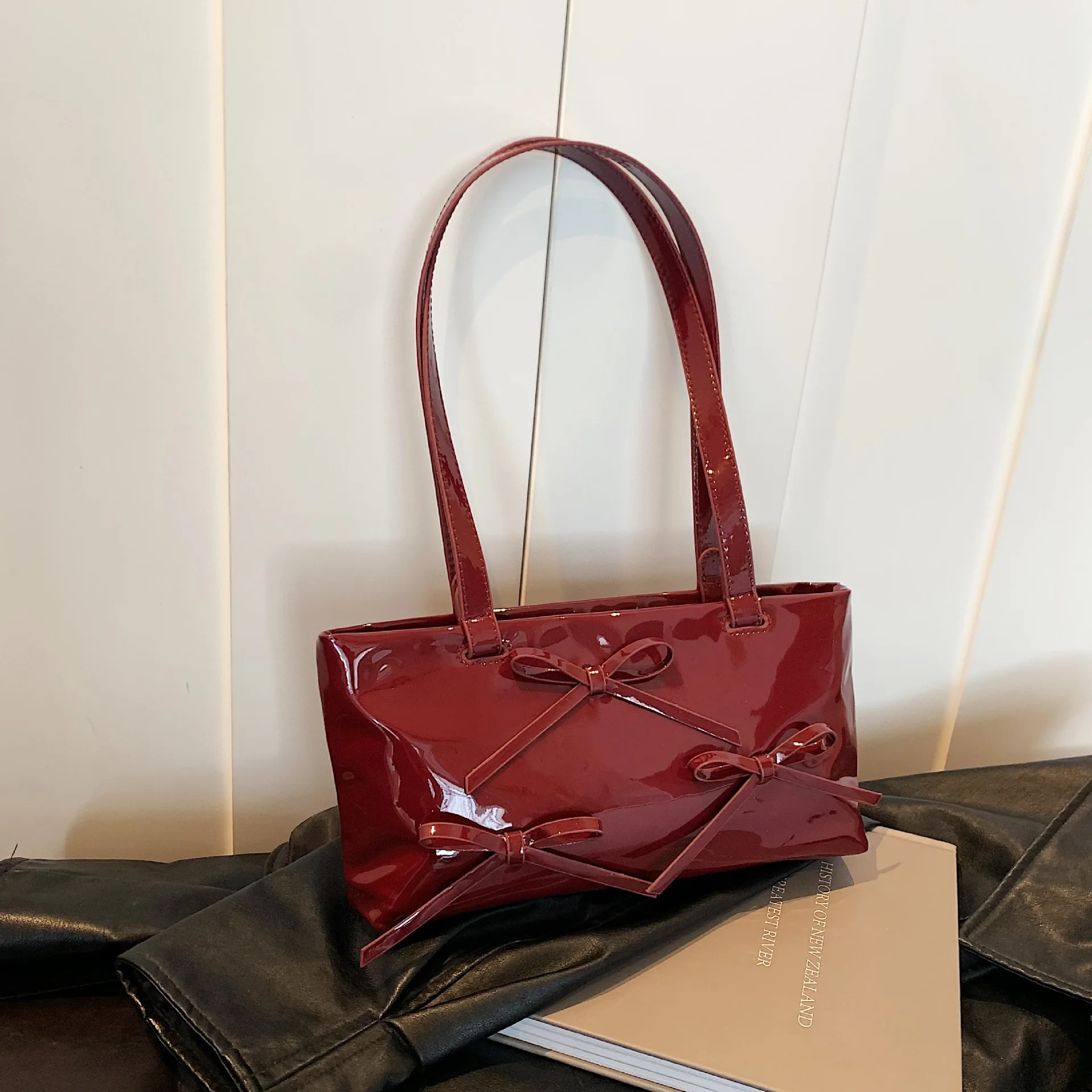 Sweet Bow Underarm Bag Fashion Lacquer Leather Handbag 2024 Women New Korean Single Shoulder Bag High Quality Texture Tote Bag