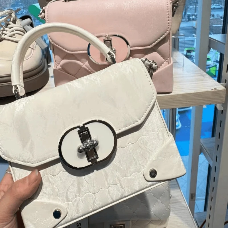 

Mini Cute Small Square Bag Girl Sweet Delicate Chain Bag Ladies Daily Handbag Clasp Metal Decoration Diamond Stitching PU Materi