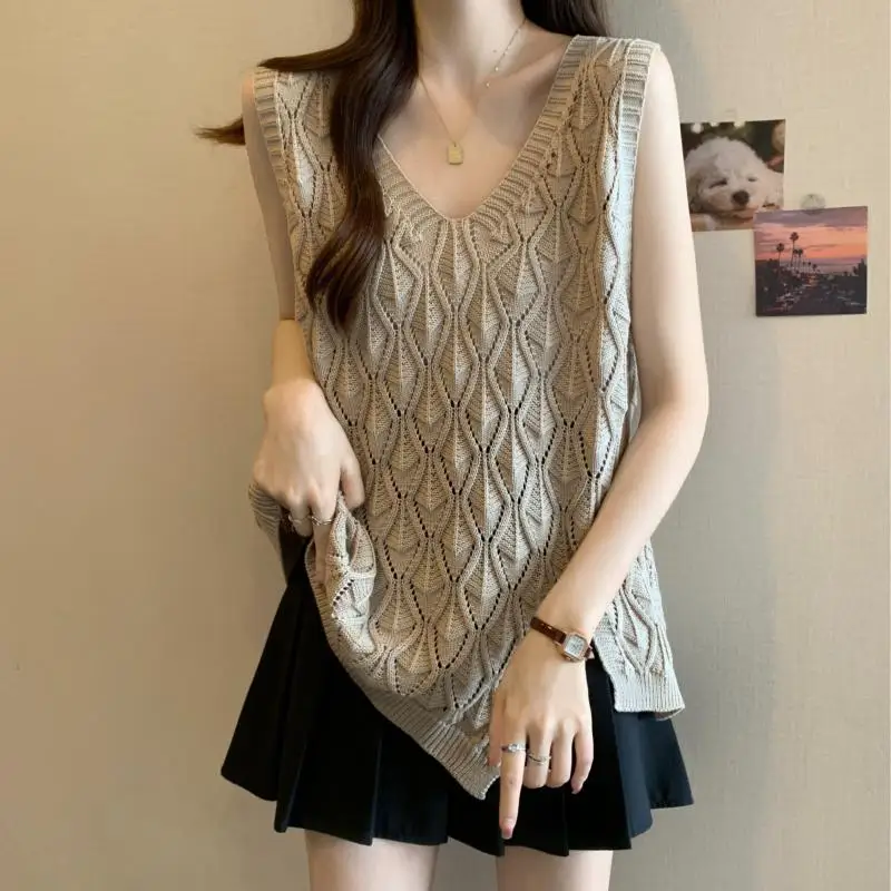 

Summer New Loose and Slimming V-neck Loose and Stylish Versatile Split Sleeveless Ice Silk Knitted Tank Top for Women's Fashion