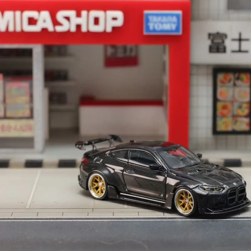 재고 있음 1:64 BMW G82 M4 ADRO 바디 키트 다이캐스트 시뮬레이션 합금 자동차 모델, 소년 장난감, 성인 수집용 장식품.