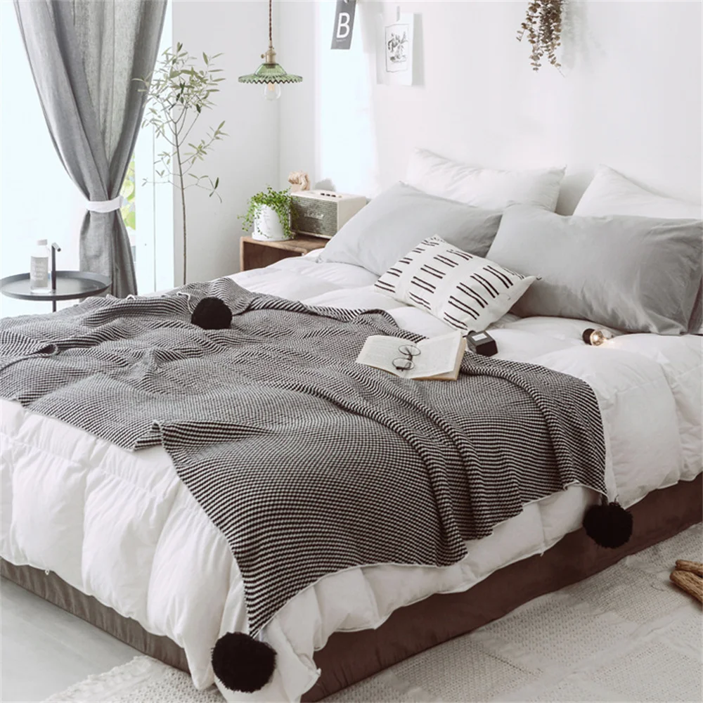 Blankets for Sofa Decoration Nordic Minimalist Style Cotton Black Twill Ball Blanket Hotel Homestay Bedroom Bed Cover 130x160cm