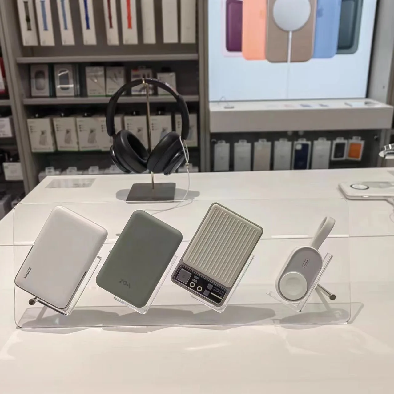 

Высококачественная настольная подставка для дисплея, универсальный держатель для повербанка, акриловый продукт