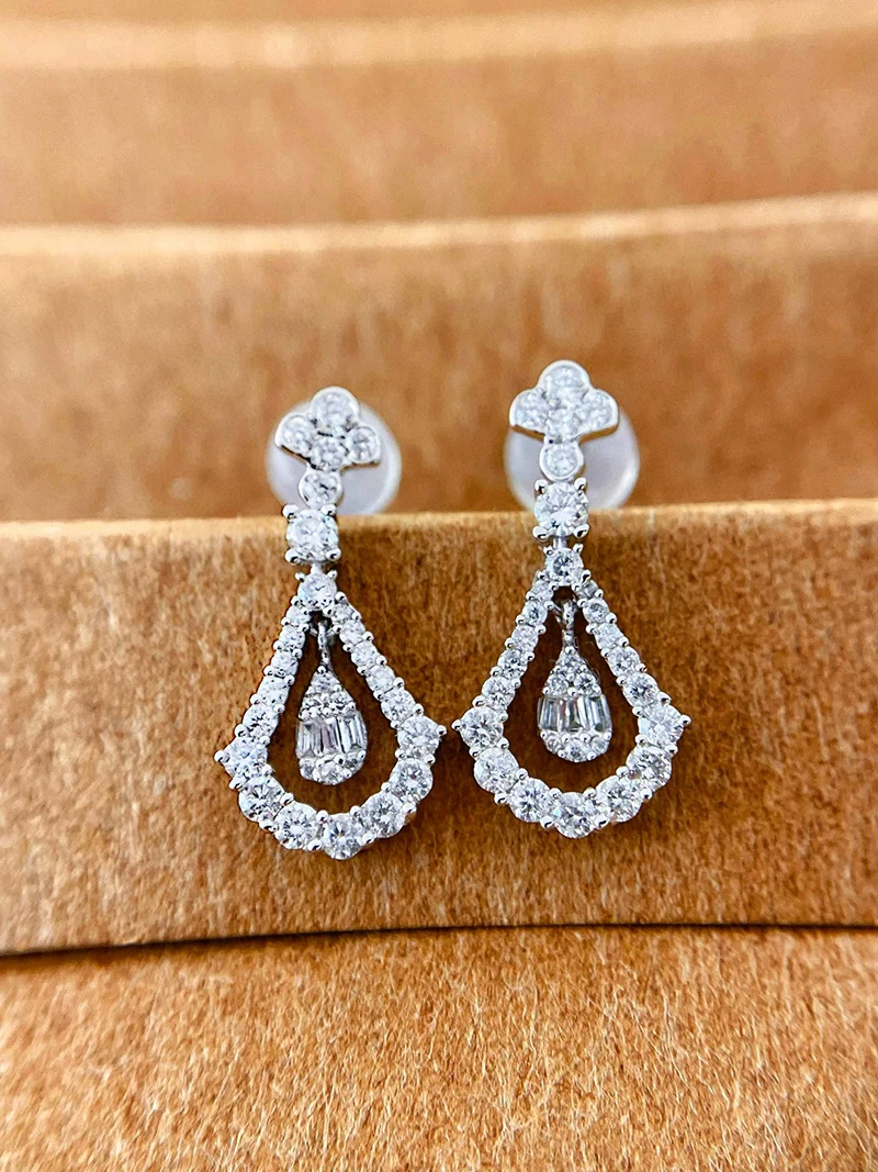 LUOWEND 100% 18K White Gold Earrings Elegant Design 0.60carat Real Natural Diamond Stud Earrings for Women High Wedding Jewelry