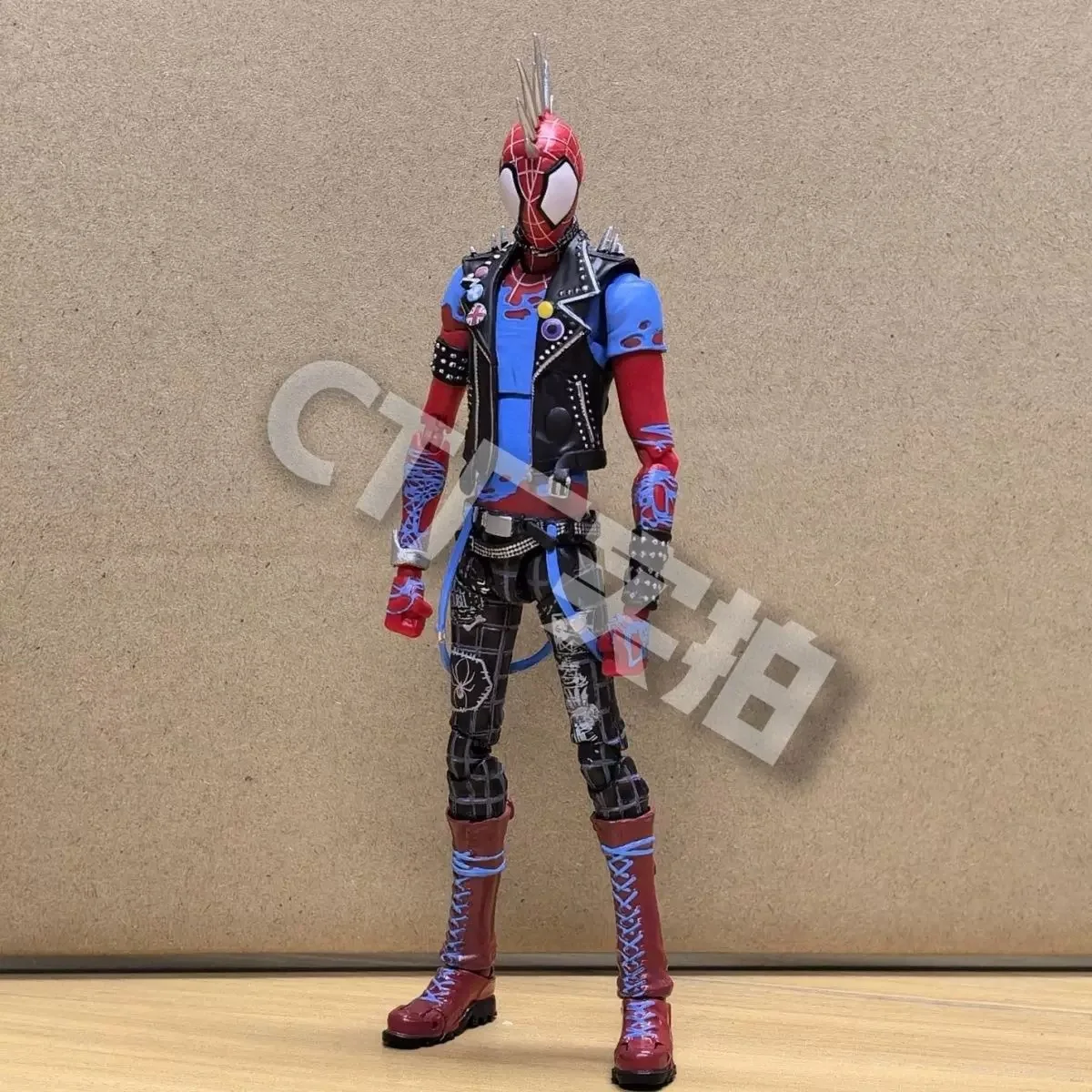 En Stock Ct Toys Spiderman Spider-Punk Spider-Man a través del Spider-Verse Shf figura de acción de Anime figurita regalos personalizados Juguetes