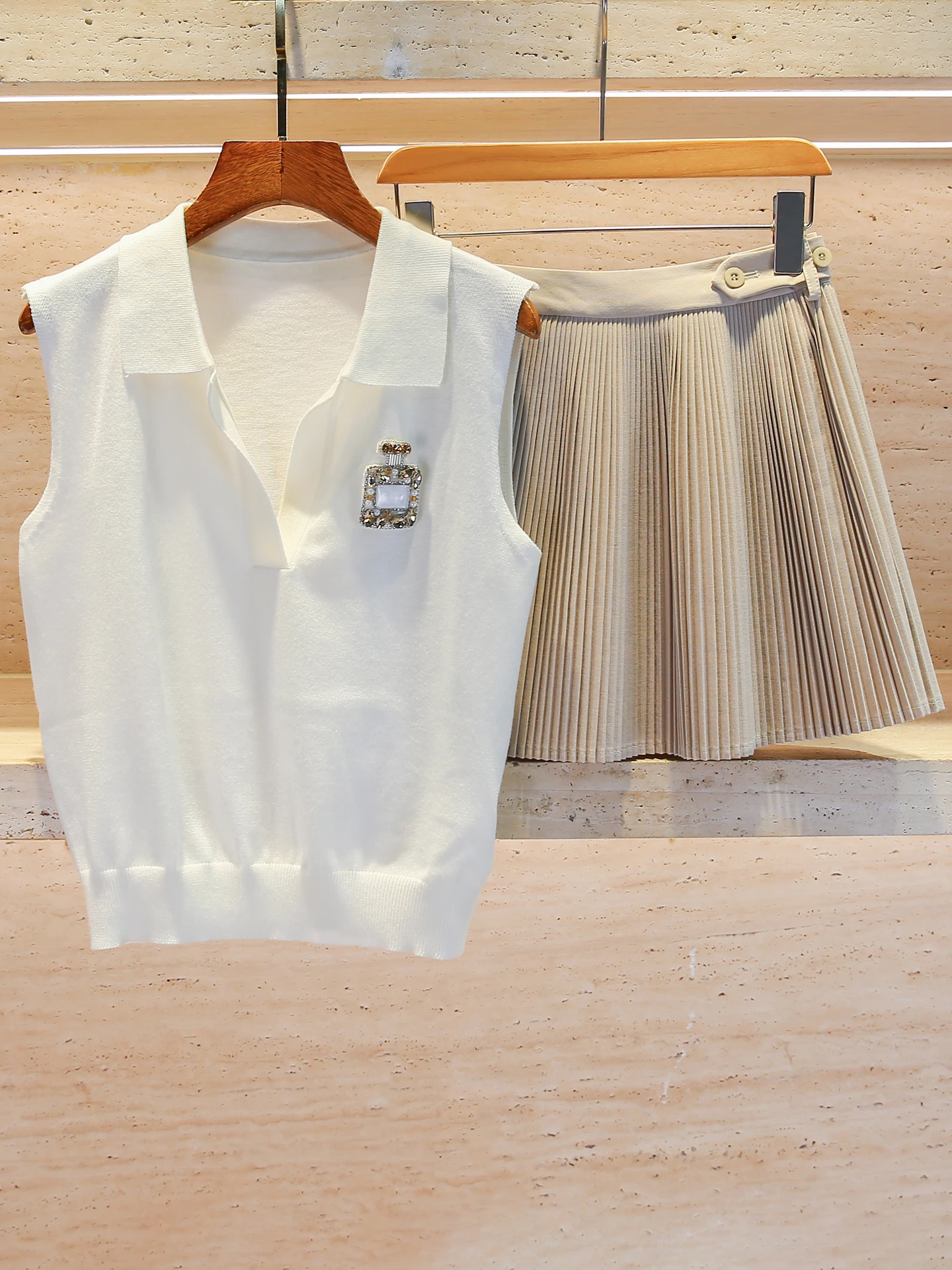 

High-End Knitted Vest Top And Pleated Skirt Set for Women Autumn Collection Faionable Two-Piece Suit by Nan You