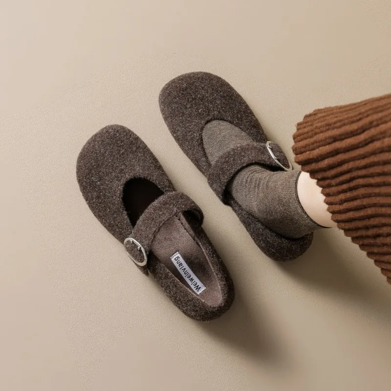 

Gray Woolen Mary Janes Flat Shoes Women's Outdoor Wear Fur Slippers French Fleece Lined Cotton Flats Large Size Women's shoes