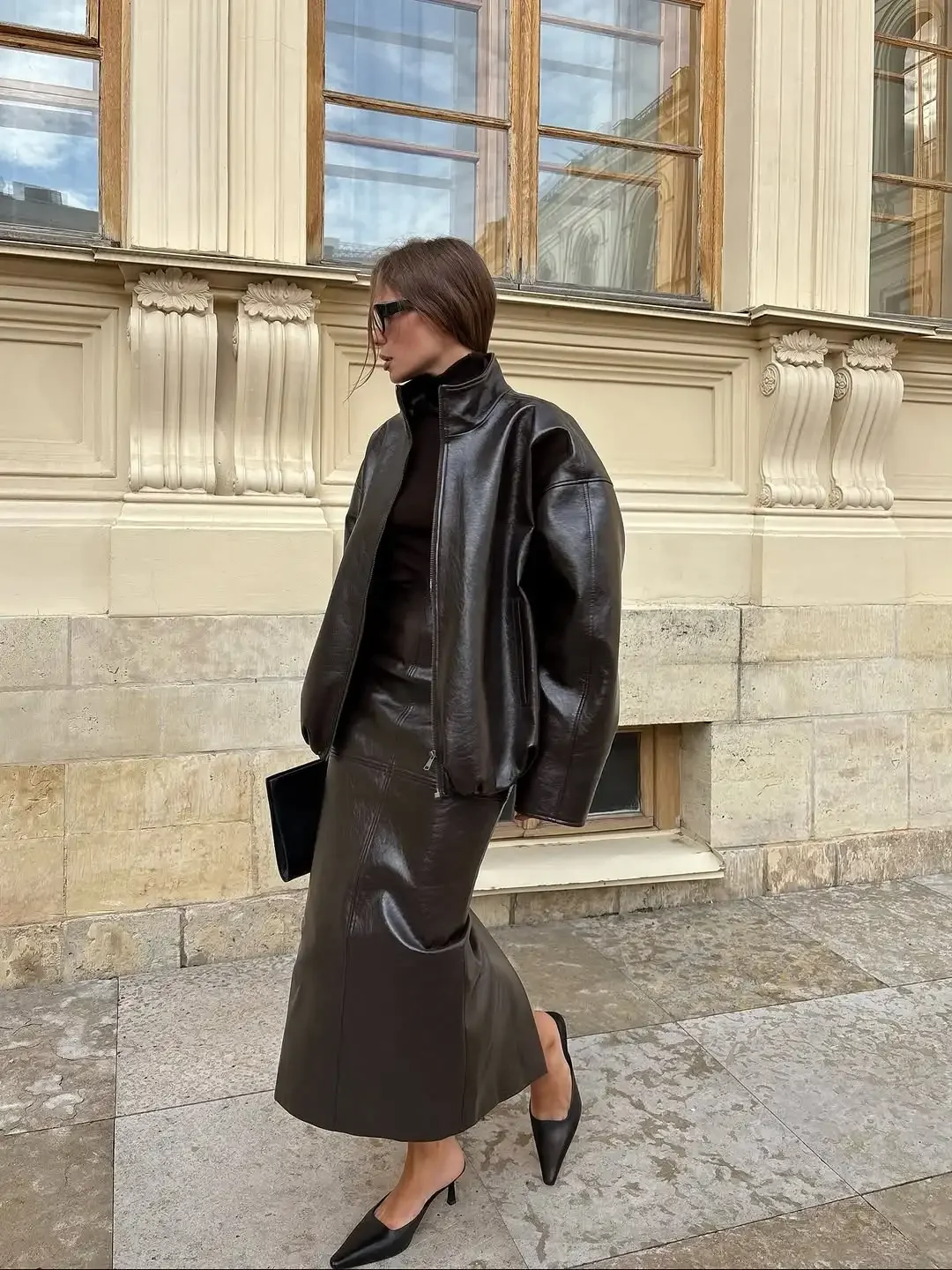 Retro Stand Collar Leather Jacket Women Fashion Lapel Full Sleeve Zipper Loose Jackets 2025 New Lady High Street Chic Outwear