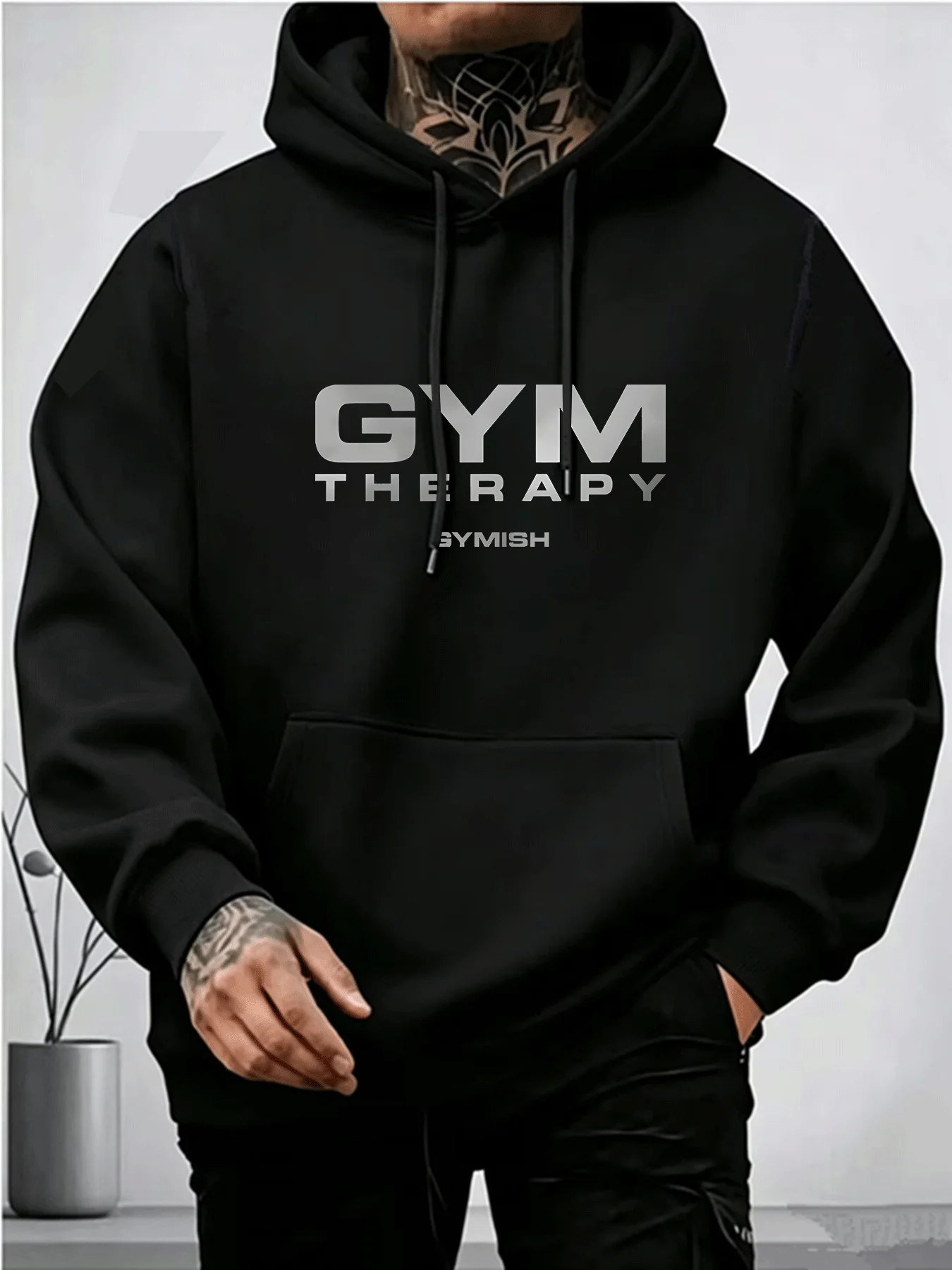 2026 Moletom Masculino Preto para Fitness e Treino com Estampa Frontal de Slogan Empilhado em Prata Metálica, Estilo Casual Urbano para Treinamento At