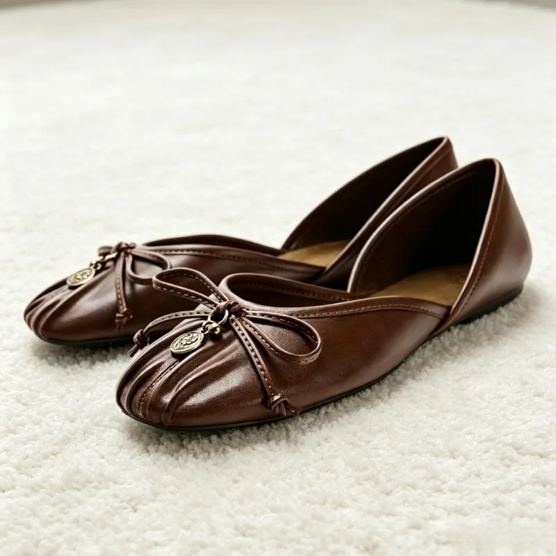 Retro Brown Bow Metal Decorative Ballet Flats for Women Fashion Round-toe Pleated Mary Jane Shoes Light Comfortable Women Shoes