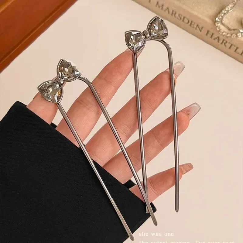 Modern Minimalist U-shaped Hairpin for Women, High-end Rhinestone Bow and Coiled Hair Artifact, Black Metal Headwear