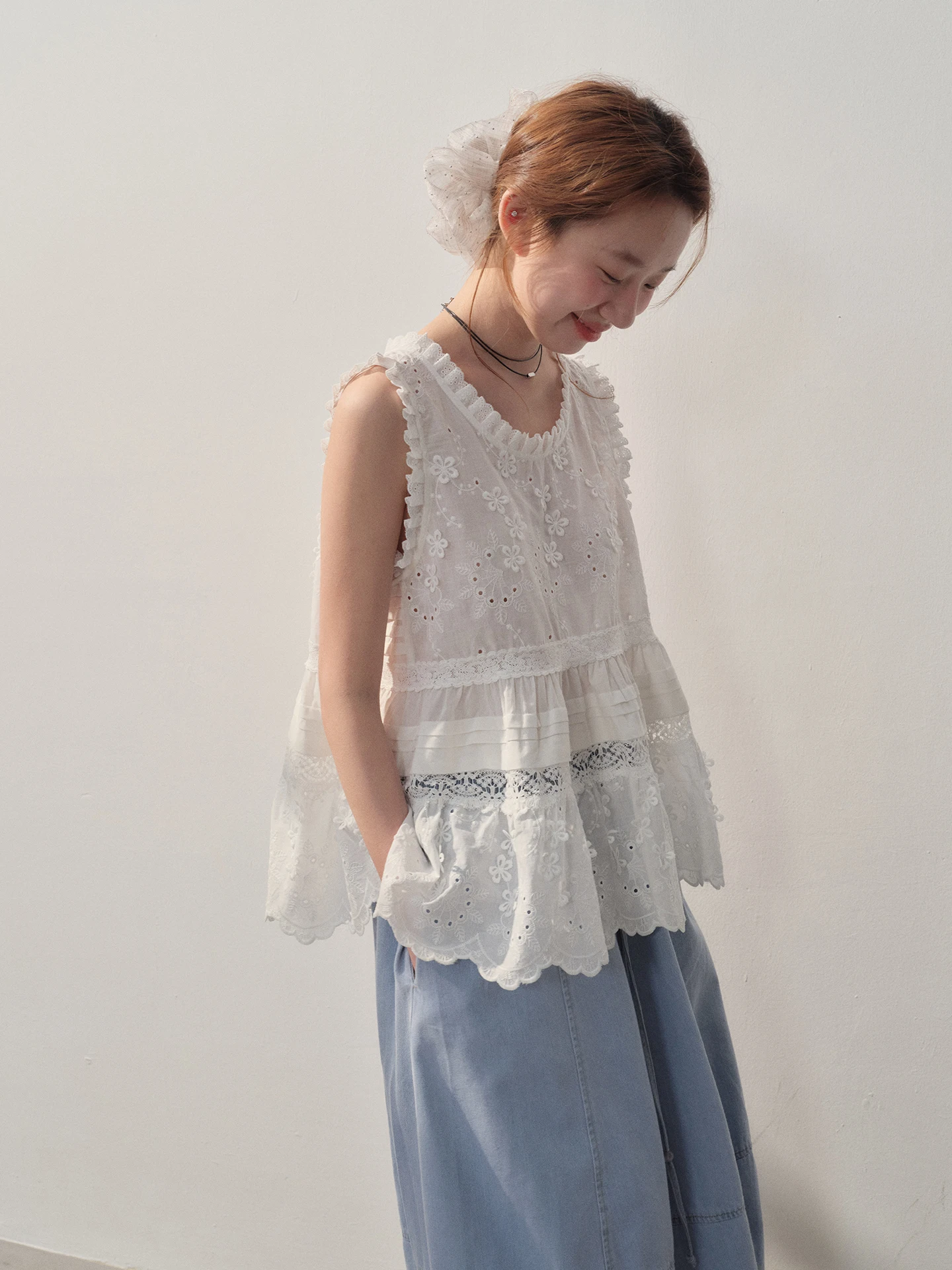 

Soloki Heavy Industry Sweet Lace Splicing Bow Short Doll Shirt Skirt Hem Romantic Hollow out Breathable Cotton Polyester Wome...