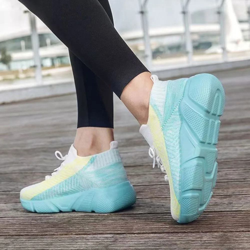 

2026 Summer couple soft-soled mesh shoes are comfortable lightweight breathable and casual suitable for both men and women