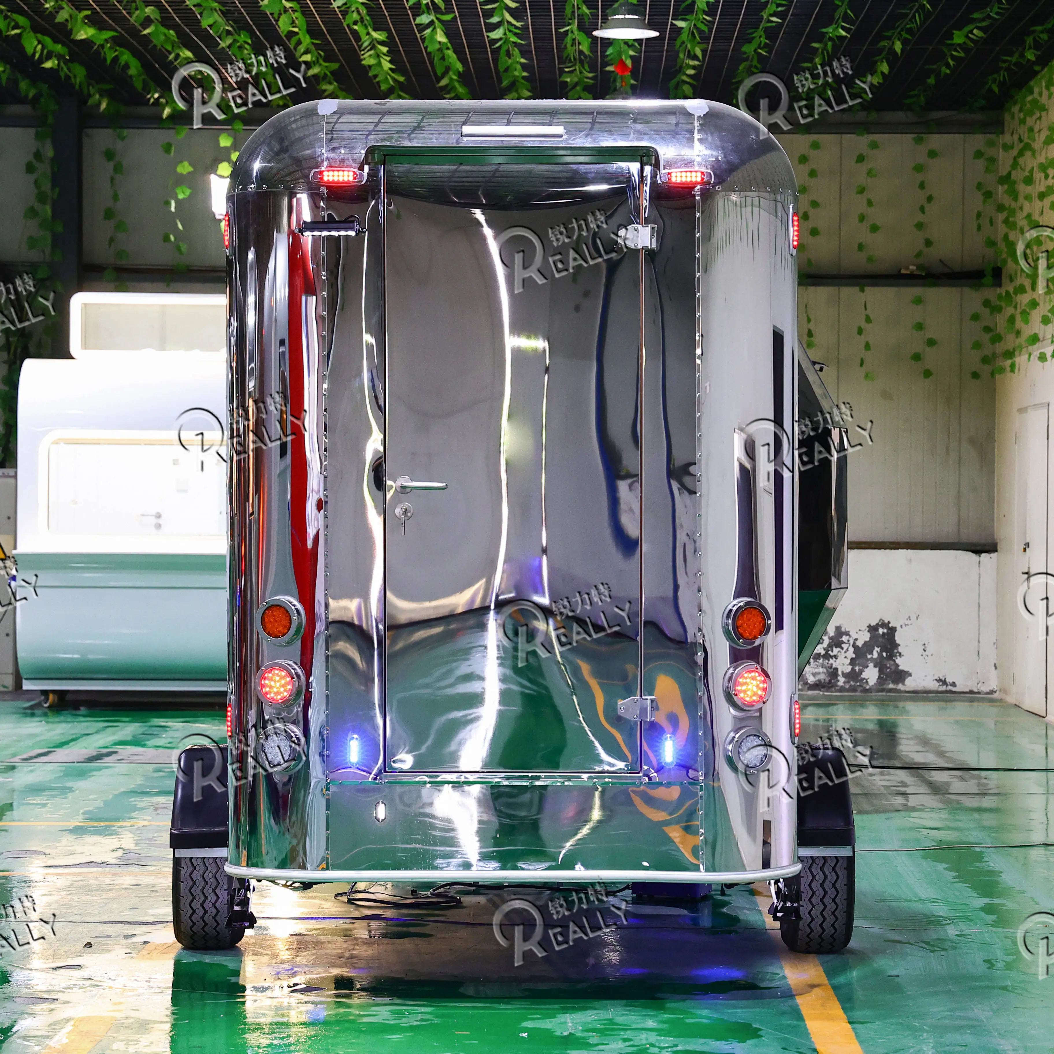 شهادة DOT المراحيض المتنقلة في الهواء الطلق حجم مخصص المحمولة مرحاض متنقل مقطورة مرحاض محمول