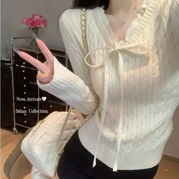 

Korean Twist V-Neck Lace Bottoming Shirt Women Autumn Winter Pure Lust Style Fungus Inner Sweater Knitted Top