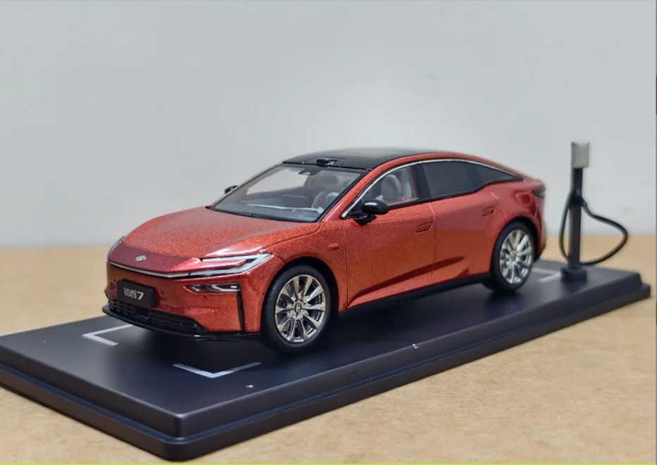 

Original Gac Toyota 1:43 Bozhi 7 Assembled Alloy New Energy Car Model Customizable License Plate Collectible For Car Collectors