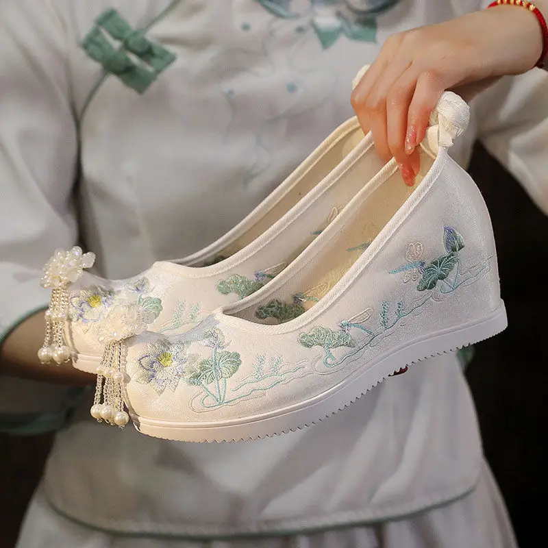 Antyczne buty Hanfu Kawaii damskie chińskie tradycyjne zroszony starożytne wewnątrz podwyższają haft taniec sceniczny występ Cosplay