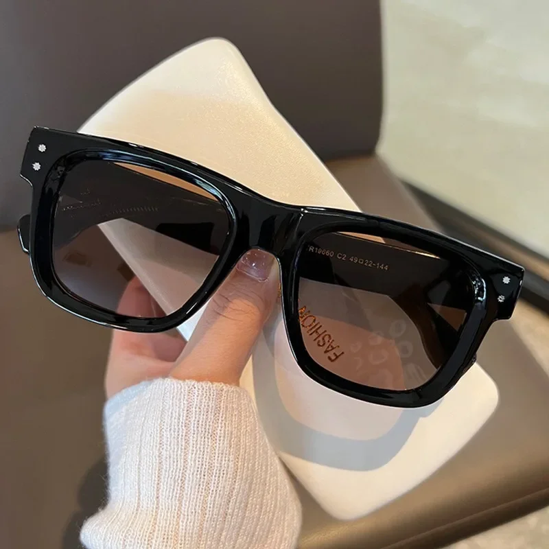 Neue Vollformat Sonnenbrille Modische Einfache Dekoration Frauen Sonnenbrille Luxus Outdoor Einfarbig Brillen Design Uv400