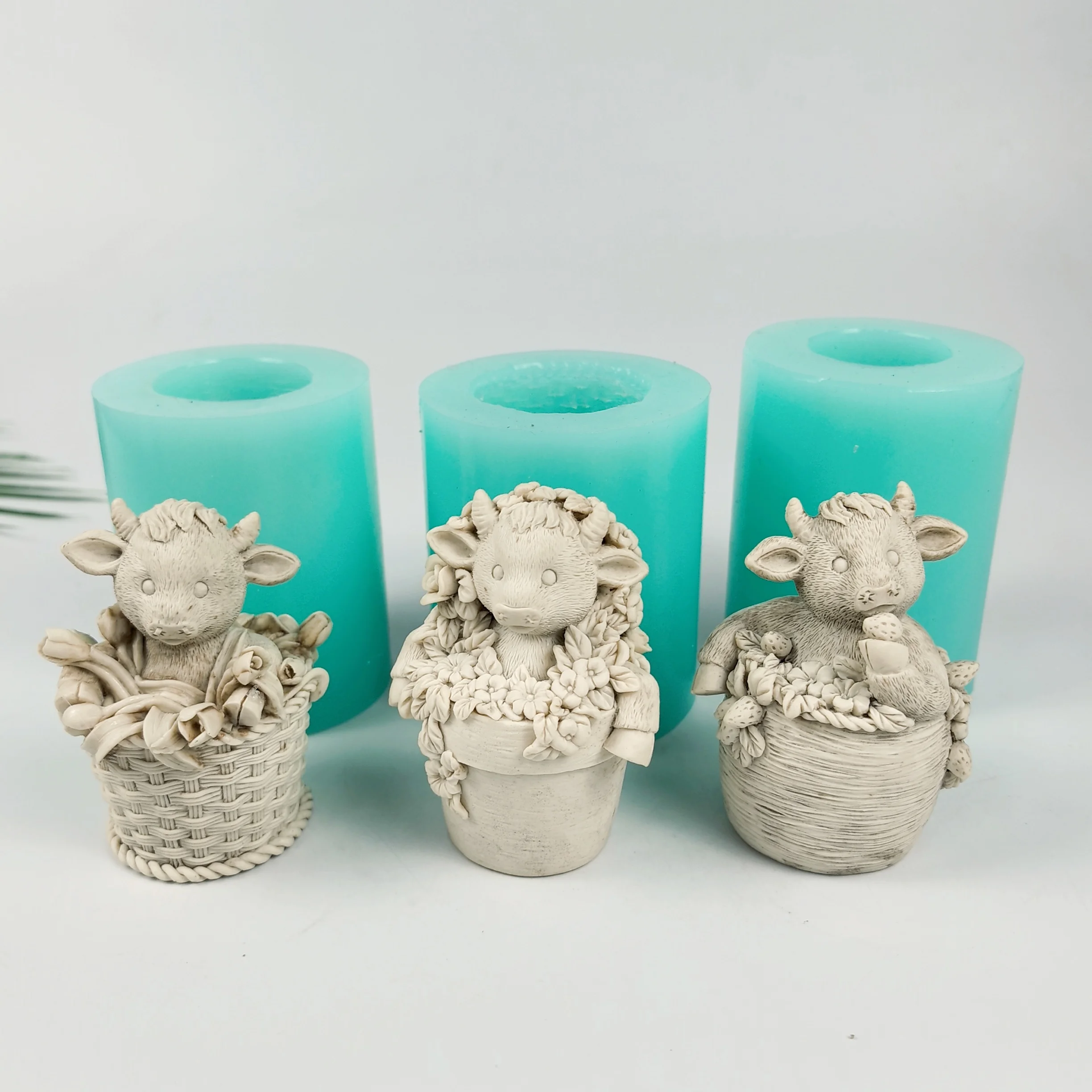 

Three Cows Candle Mold Cattle Animals Moulds Tulip, Daisy, Strawberry Flower Basket Soap Molds Silicone 3D Wedding Birthday