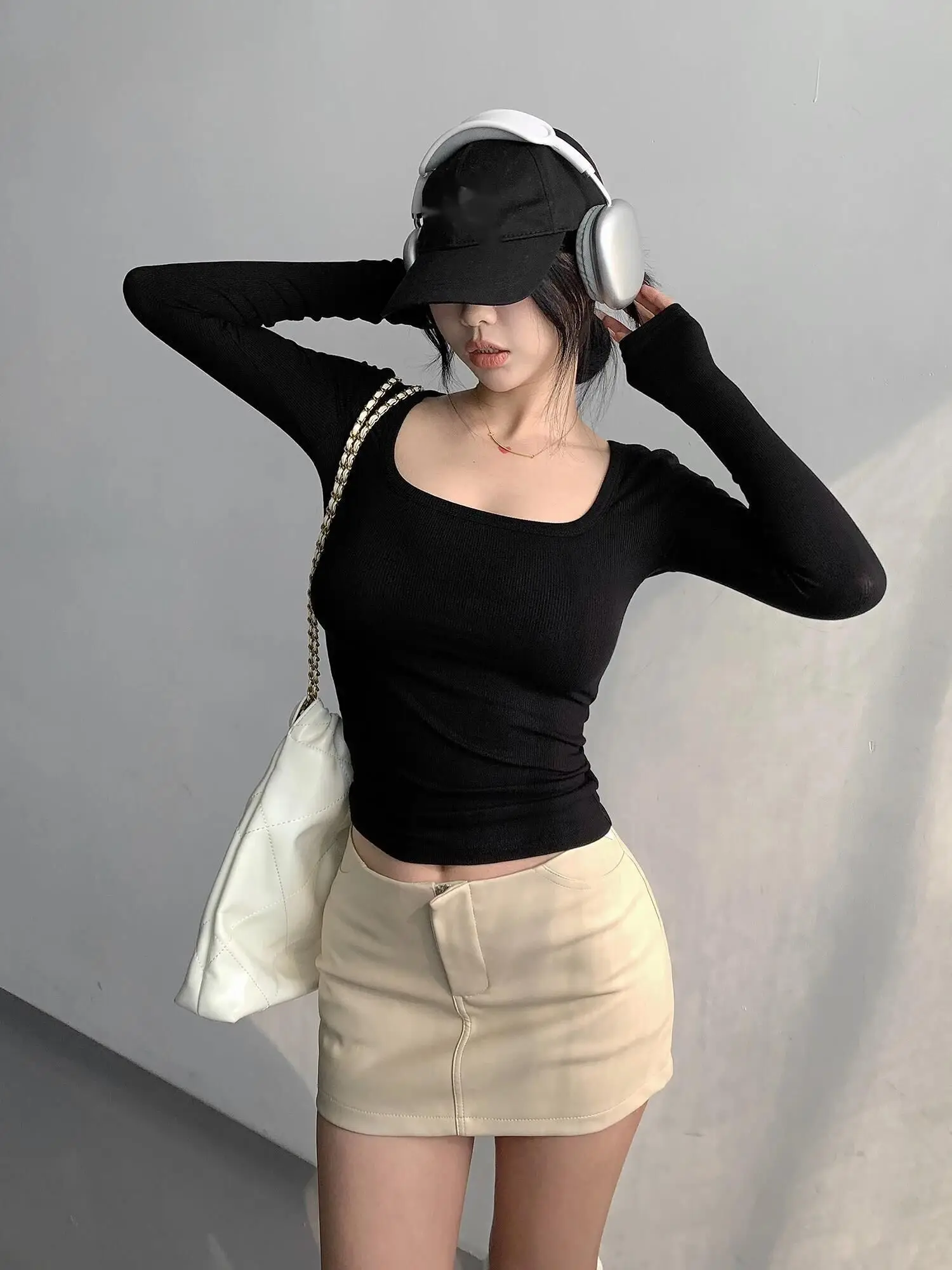 2024 Autumn/winter New Square Neck Long Sleeved Solid Color Threaded T-shirts Women Pure Cotton Basic Style Slim Top D557