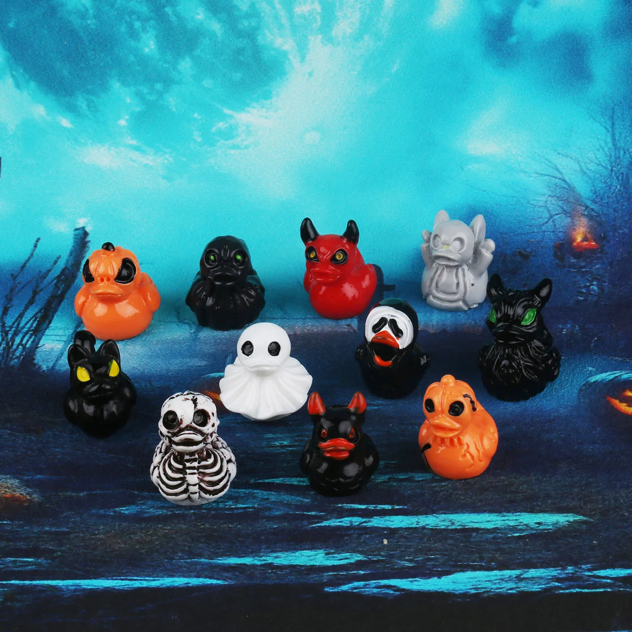 Gothic Style Resin Duck Ornament, Terrifying Duck Carving Mini Decoration, Terrifying Micro Landscape Desktop Decoration view 2