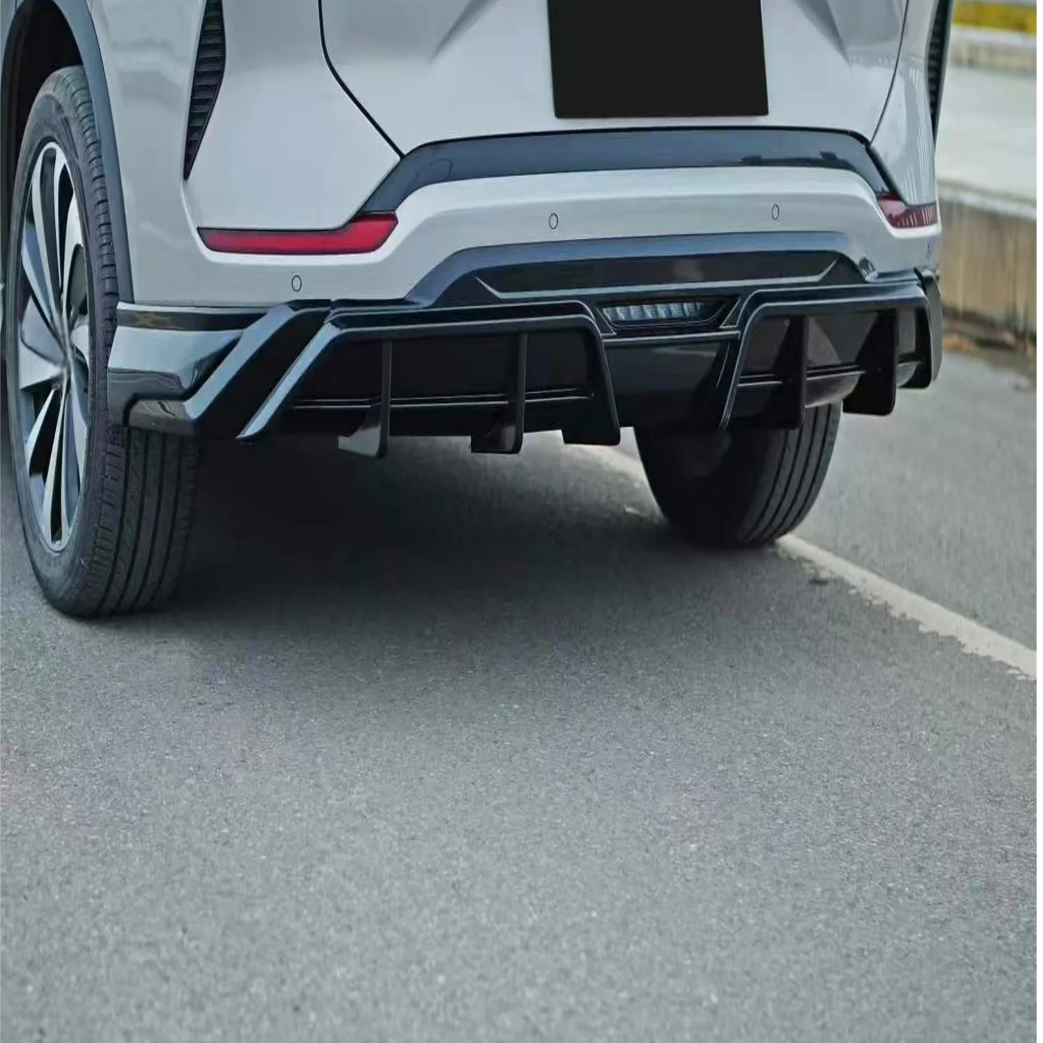 إكسسوارات قطع غيار السيارات الصينية لـ BY-D Song Plus Dm-i Champion 2024 2025