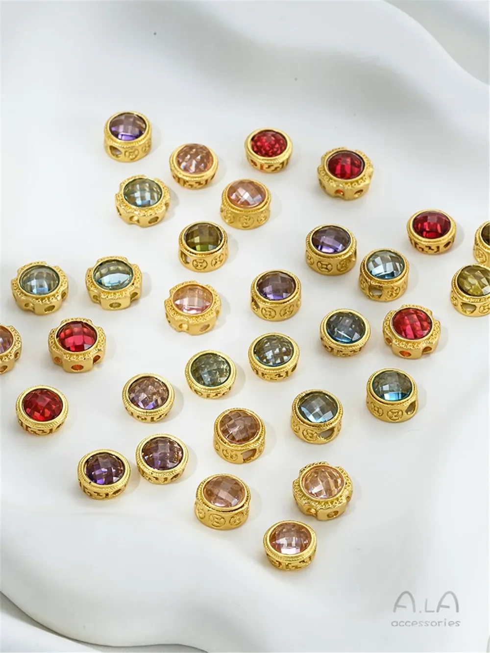 

Copper-plated Matte Gold Inlaid K9 Zircon Porous Round Cake Bead Spacer Accessories Handmade DIY Hand Necklace Jewelry Material