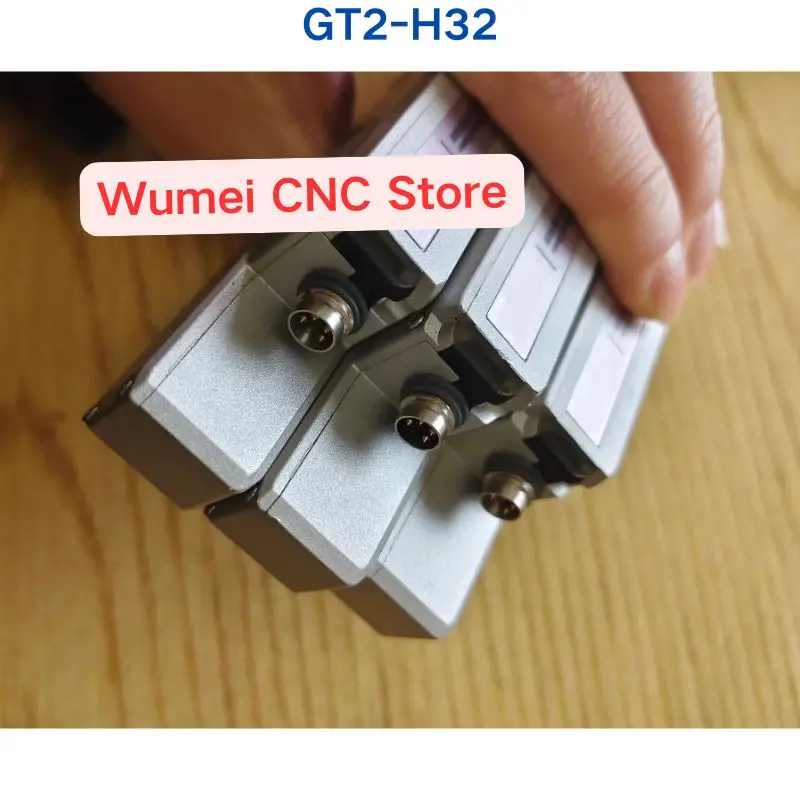 Second hand test OK sensor GT2-H32 a piece of