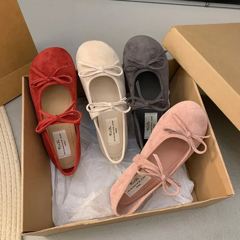 

2025 New Flat Bottomed Round Head Puff Bow Mary Jane Kicks Soft Bottom Shallow Mouth French Retro Bean Single Shoes for Women