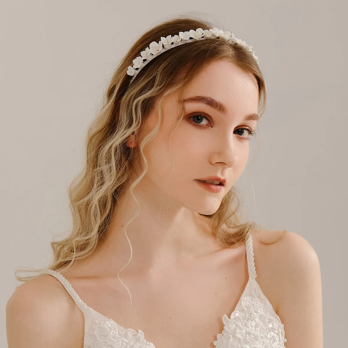 Trendy White Ceramic Flower Headband Wedding Headpiece Handmade Headpiece Women Bridal Crown Bride Hair Accessories Jewelry