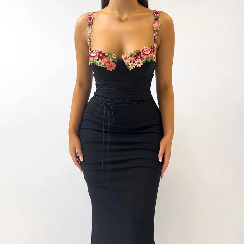 

European and American style chest cup applique dress 2024 summer new waist strap hot girl hip dress