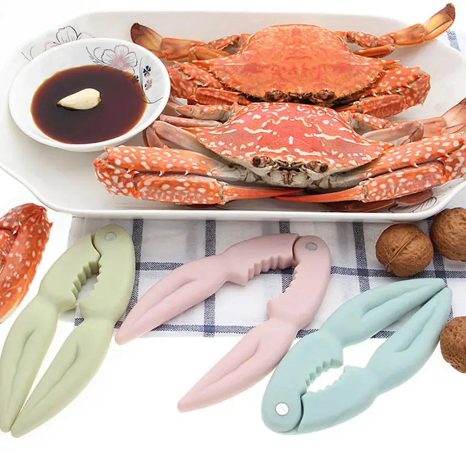 Crab Shellfish Tool Kit with 1pc Hairy Crab Claw Pliers and Walnut Clamping Device in Random Color Fish scale peeler Fish scale