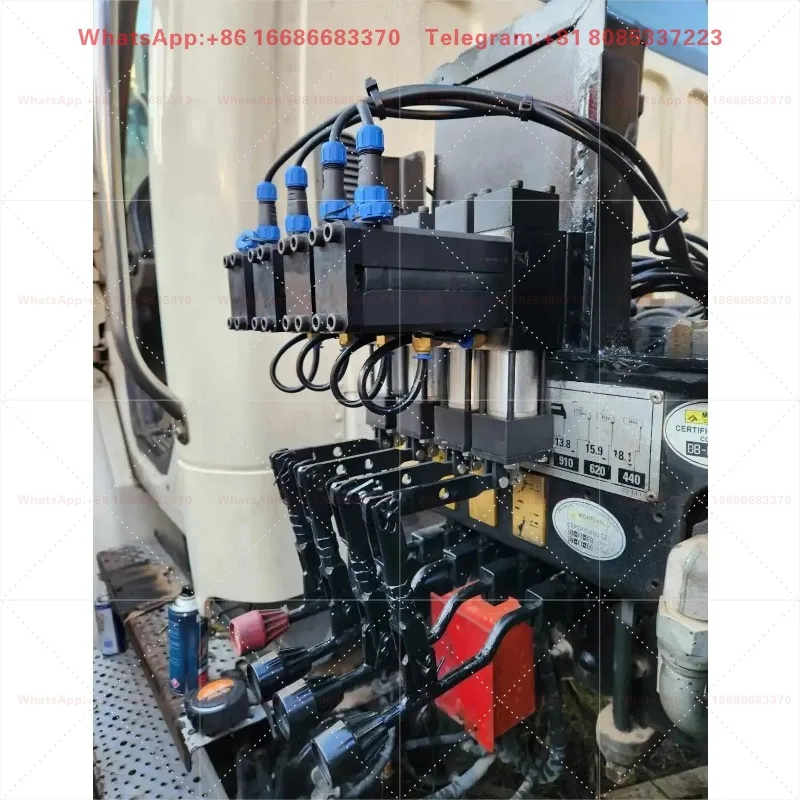 Intelligent Wireless Remote Control, a New Experience for Truck Crane Lifting/4 Functions/12V, 24V/waterproof/