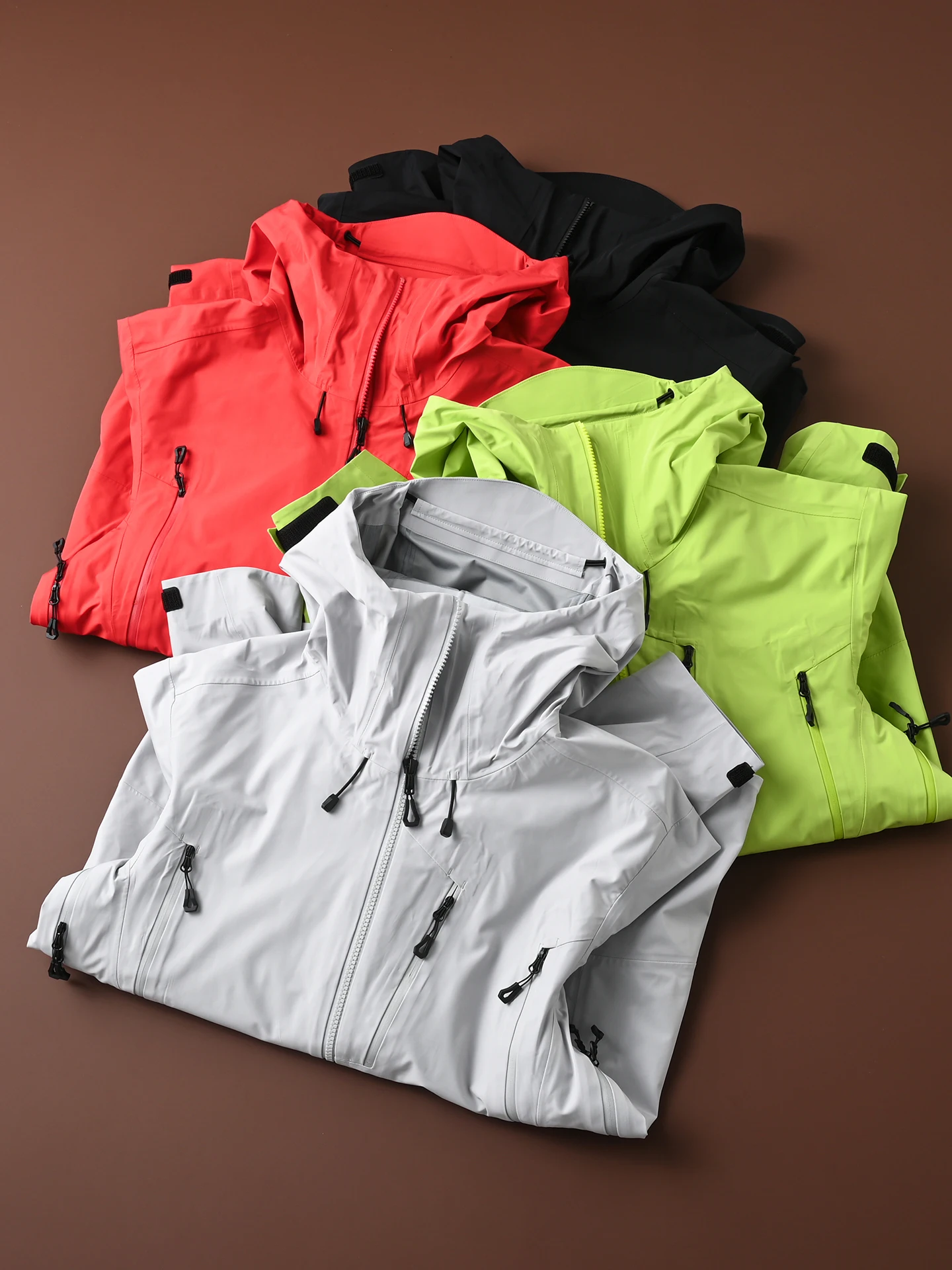 

Yibao Unisex Outdoor Hardshell Jacket Windproof Waterproof Zipper Underarm Hooded Long Sleeve Standard Fit Coat